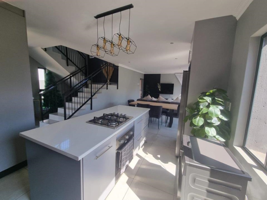 4 Bedroom Property for Sale in Ifafi North West